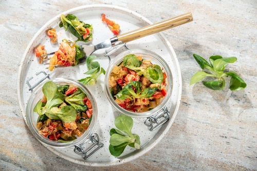 Przepis na Sałatka z wędzoną makrelą Sałatka z wędzoną makrelą