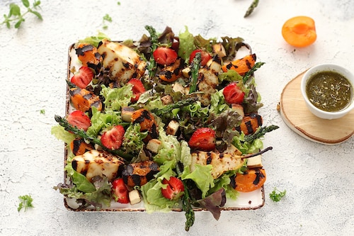 Sałatka z gruszką i szparagami