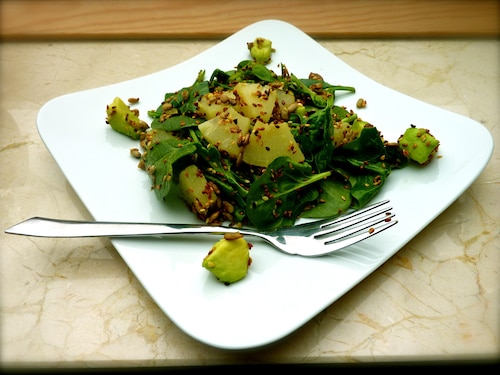  Sałatkowe trio, czyli szpinak, awokado i ananas w roli głównej