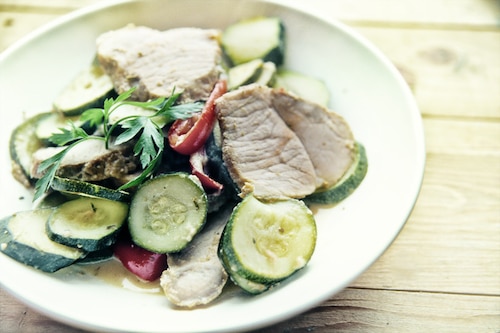 Schab duszony z cukinią i papryką