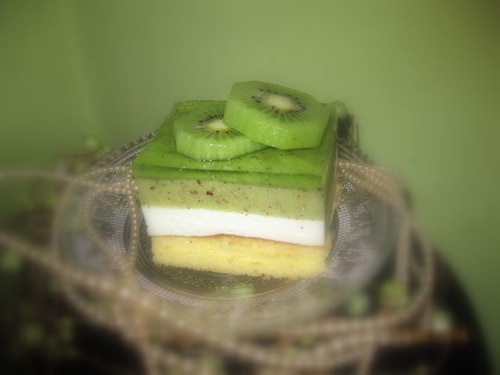 Sernik z musem z kiwi