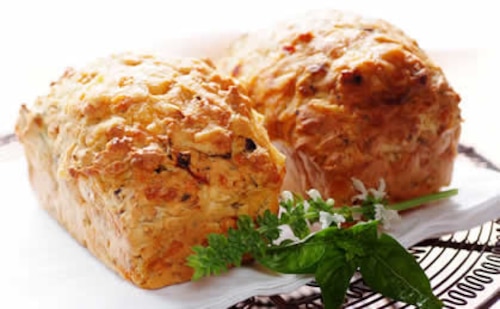 Przepis na Serowo-cebulowy chleb z chili  Serowo-cebulowy chleb z chili