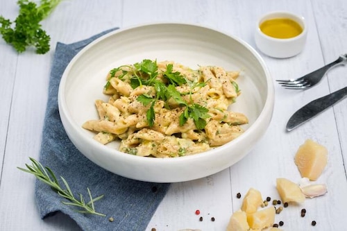 Przepis na Serowy makaron razowy z pieprzem Serowy makaron razowy z pieprzem