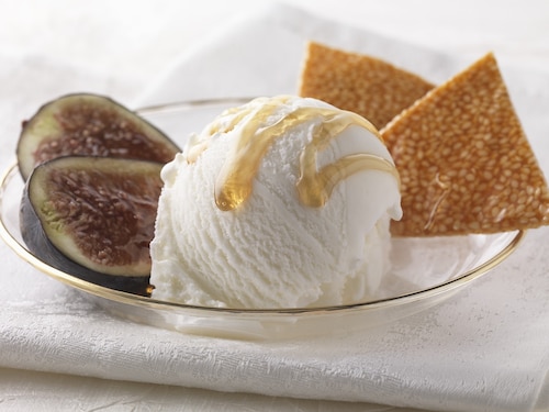 Przepis na Świeże figi z lodami i sezamkami polane miodem Świeże figi z lodami i sezamkami polane miodem