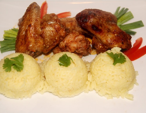 Skrzydełka w glazurze z czarnej porzeczki 