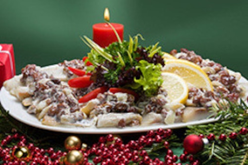 Śledzie w sosie z rodzynkami