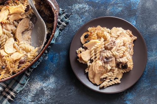 Przepis na Słodki makaron z jabłkami i cynamonem Słodki makaron z jabłkami i cynamonem