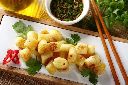 Przepis na Smażone kopytka z sezamowym dipem Smażone kopytka z sezamowym dipem