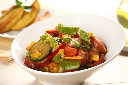 Przepis na Smażone warzywa z kiełbasą  Smażone warzywa z kiełbasą