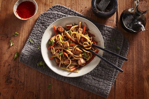 Przepis na Smażony makaron z tofu i warzywami Smażony makaron z tofu i warzywami