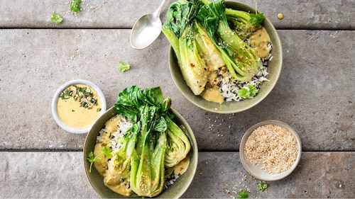 Smażony pak choi z sosem curry