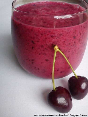 Smoothie truskawkowo-czereśniowy