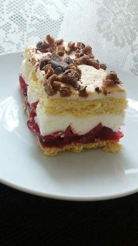 Pianę ciasto z wisniami