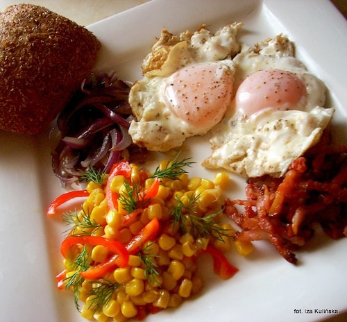 Przepis na Śniadanie na bulionie Śniadanie na bulionie