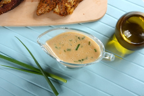 Sos pieczeniowy jasny ze szczypiorkiem