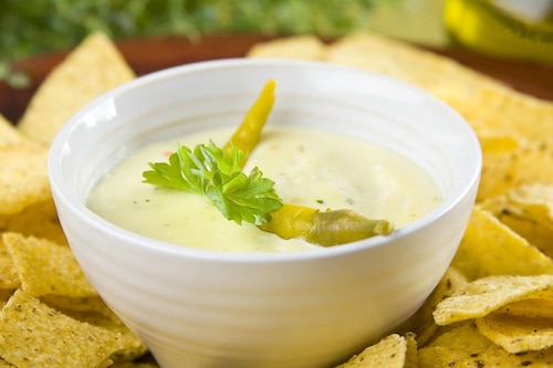 Przepis na Sos serowy do nachos na ciepło Sos serowy do nachos na ciepło