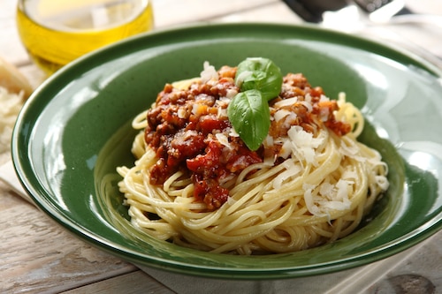 Przepis na Spaghetti Bolognese - VIDEO Spaghetti Bolognese - VIDEO