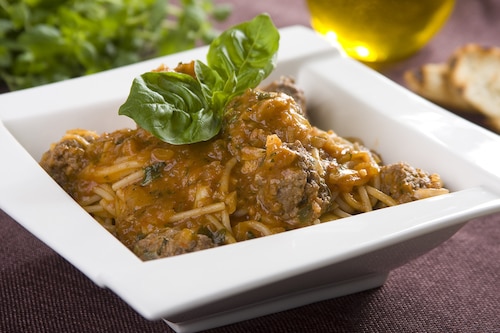 Przepis na Spaghetti bolognese z pulpecikami  Spaghetti bolognese z pulpecikami