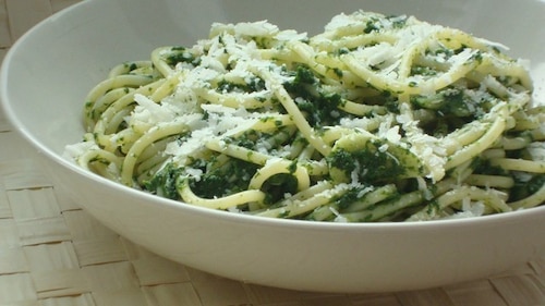 Spaghetti ze szpinakiem i grana padano