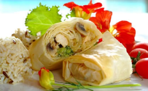 Przepis na Strudel z kurczakiem i warzywami Strudel z kurczakiem i warzywami