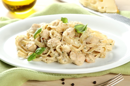 Przepis na Super szybkie tagliatelle  z kurczakiem Super szybkie tagliatelle  z kurczakiem