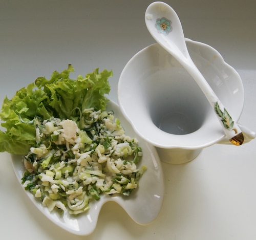 Przepis na Surówka z młodego pora Surówka z młodego pora