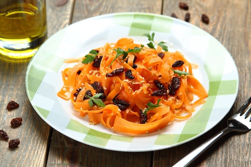 Przepis na Surówka z marchewki z sezamem Surówka z marchewki z sezamem