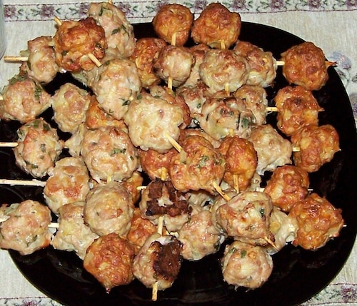 Szaszłyki węgierskie z sosem borowikowym