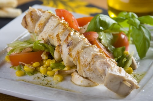 Przepis na Szaszłyki z sałatką Szaszłyki z sałatką