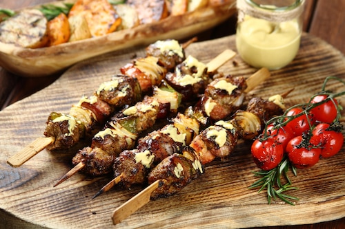 Szaszłyki z karkówki z boczkiem i kiełbasą
