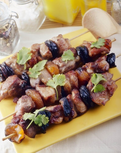 Przepis na GRILLOWANE SZASZŁYKI Z SUSZONYMI OWOCAMI GRILLOWANE SZASZŁYKI Z SUSZONYMI OWOCAMI