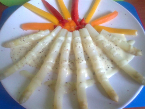 Przepis na szparagi z sosem serowym szparagi z sosem serowym