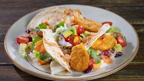 Przepis na Tacos z wegańskimi nuggetsami, warzywami i ostrą salsą Tacos z wegańskimi nuggetsami, warzywami i ostrą salsą