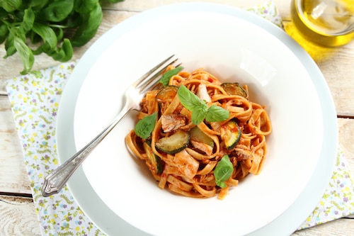Przepis na Tagliatelle z tuńczykiem i cukinią Tagliatelle z tuńczykiem i cukinią