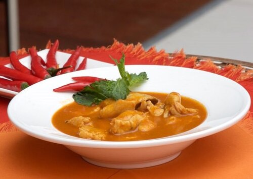 Tajska zupa curry z kurczakiem