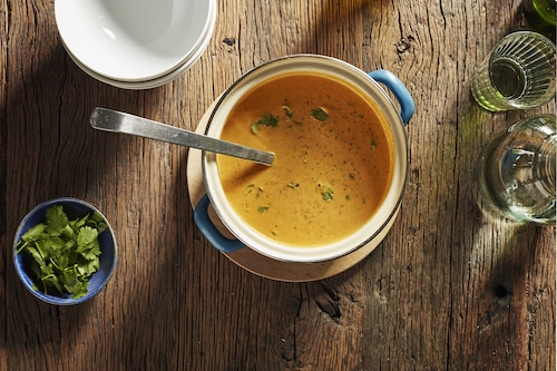 Tajska zupa curry ze słodkich ziemniaków - VIDEO