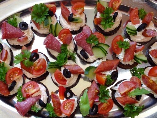 Tartinki z wędliną