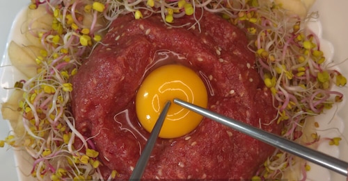 Koreański tatar z gruszką  yukhoe