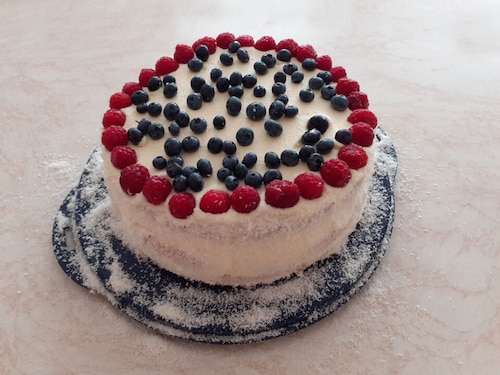 Przepis na Torcik z bitą śmietaną i serkiem mascarpone Torcik z bitą śmietaną i serkiem mascarpone