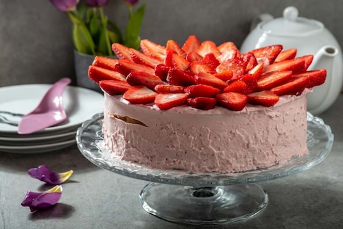 Przepis na Tort truskawkowy z mascarpone Tort truskawkowy z mascarpone