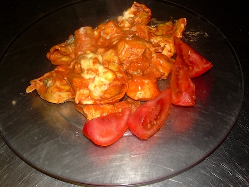 Przepis na Tortellini w serowo – pomidorowym sosie z kurczakiem Tortellini w serowo – pomidorowym sosie z kurczakiem