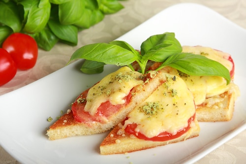 Przepis na Tosty z mozzarellą i pomidorami Tosty z mozzarellą i pomidorami