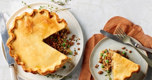 Wegańskie ciasto z roślinnym mięsem mielonym