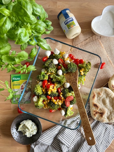 Przepis na Ekspresowa sałatka z brokułem Ekspresowa sałatka z brokułem