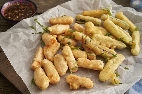 Warzywa smażone w cieście tempura z sezamem