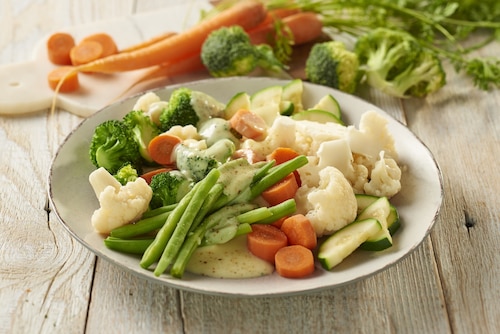 Przepis na Warzywa z sosem holenderskim Warzywa z sosem holenderskim