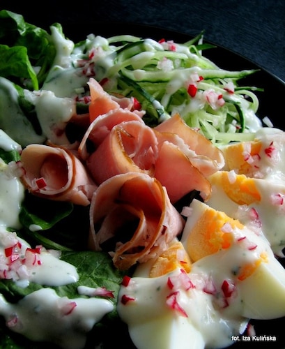 Weekendowa sałatka śniadaniowa