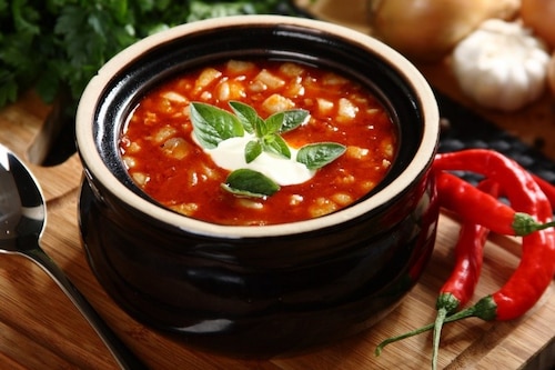 Węgierska zupa z miasta Szeged - VIDEO