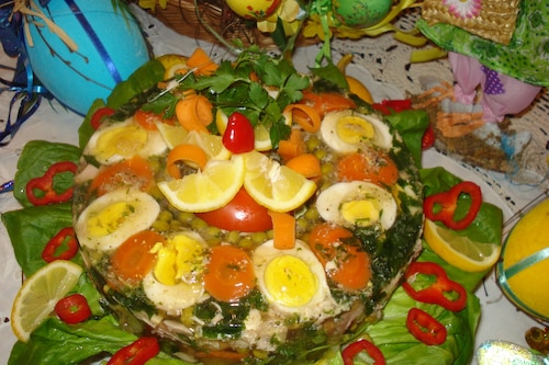 Wielkanocny wieniec warzywno-drobiowy