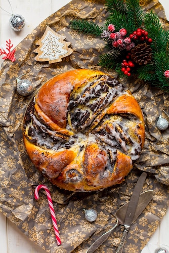 Wieniec drożdżowy z makiem